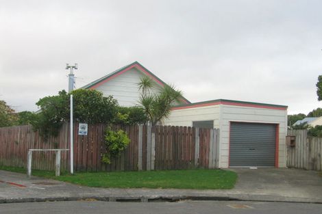 Photo of property in 12 Curacao Place, Grenada Village, Wellington, 6037