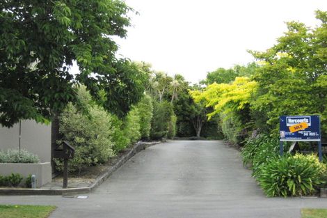 Photo of property in 23 Hawkswood Place, Avonhead, Christchurch, 8042