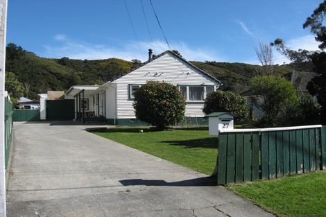 Photo of property in 27 Westminster Road, Wainuiomata, Lower Hutt, 5014
