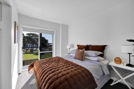 Photo of property in 38b Breakwater Road, Moturoa, New Plymouth, 4310