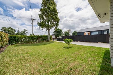 Photo of property in 13 Peachgrove Road, Te Atatu Peninsula, Auckland, 0610