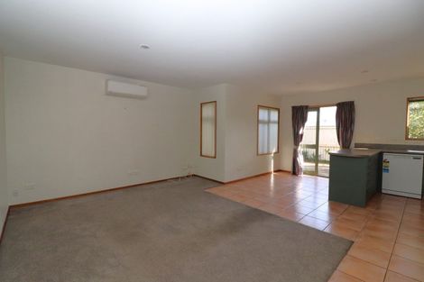 Photo of property in 15 Brockworth Place, Riccarton, Christchurch, 8011