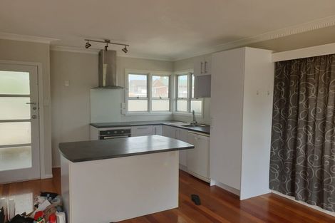 Photo of property in 1/5 Beaumonts Way, Manurewa, Auckland, 2102