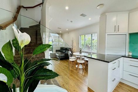Photo of property in 7 Paloma Court, Hillpark, Auckland, 2102