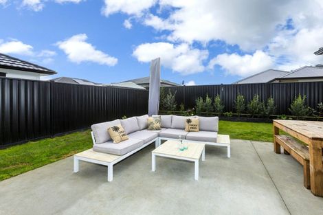 Photo of property in 99 Mawai Hakona Drive, Wallaceville, Upper Hutt, 5018