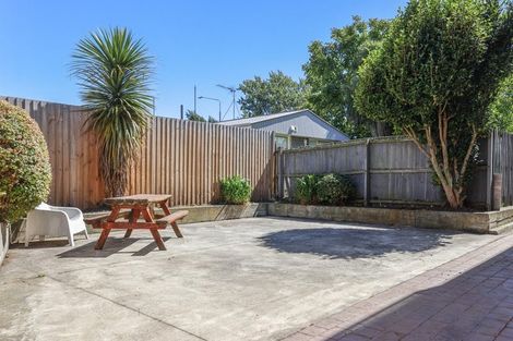 Photo of property in 2/4 Nova Place, Christchurch Central, Christchurch, 8011