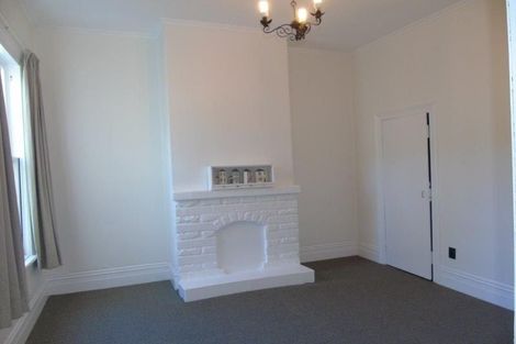 Photo of property in 12 Edge Hill, Mount Victoria, Wellington, 6011