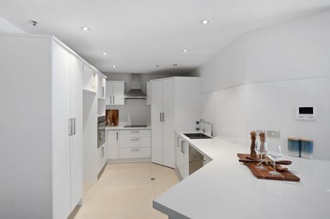 Photo of property in 175h Hurstmere Road, Takapuna, Auckland, 0622