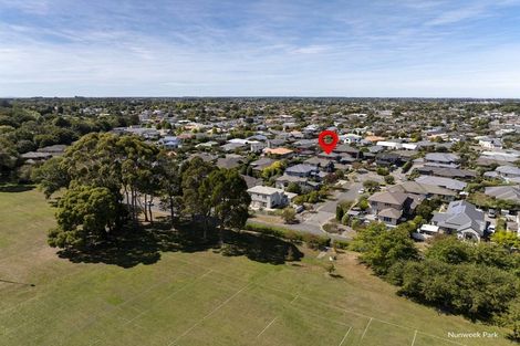 Photo of property in 9 Saint Clair Close, Harewood, Christchurch, 8051