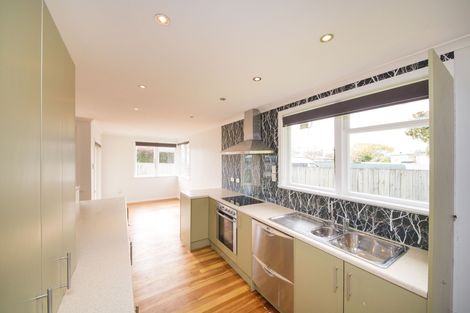 Photo of property in 8 Bradford Place, Awapuni, Palmerston North, 4412