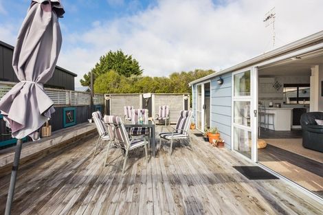 Photo of property in 28a Linklater Avenue, Foxton Beach, Foxton, 4815