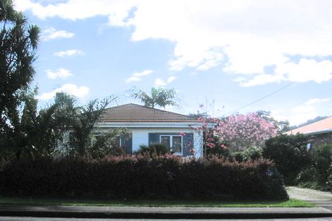 Photo of property in 11 Shortland Street, Regent, Whangarei, 0112