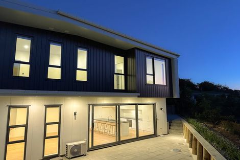 Photo of property in 4 Black Rock Road, Newlands, Wellington, 6037