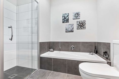 Photo of property in 21 Liberation Road, Papakura, 2110