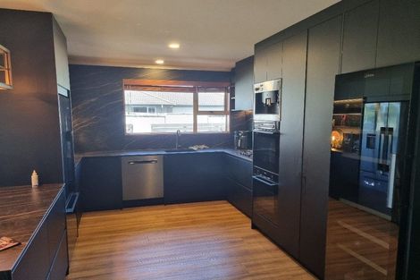 Photo of property in 18 Gibbston Close, Huntington, Hamilton, 3210