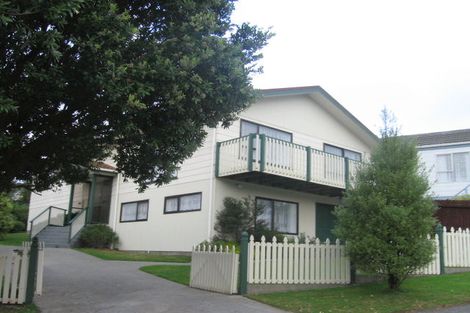 Photo of property in 6 Curacao Place, Grenada Village, Wellington, 6037