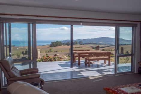 Photo of property in 601 Cable Bay Block Road, Cable Bay, 0420