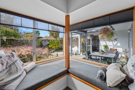 Photo of property in 6 Argyle Place, Highlands Park, New Plymouth, 4312