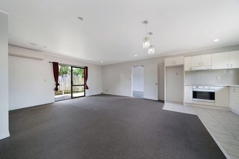 Photo of property in 5/17 Neta Grove, Henderson, Auckland, 0612