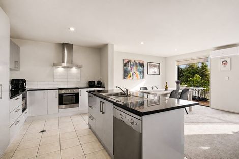 Photo of property in 9/12 Schnapper Rock Road, Schnapper Rock, Auckland, 0632
