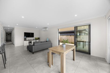 Photo of property in 13 Leebank Crescent, Riverhead, 0820