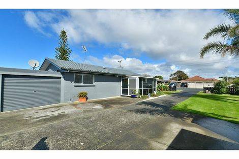 Photo of property in 1/127 Centreway Road, Orewa, 0931