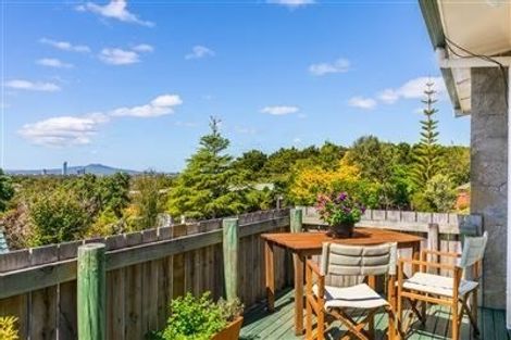 Photo of property in 39 Mountbatten Avenue, Hillcrest, Auckland, 0627