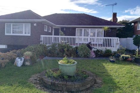Photo of property in 31 Fruitvale Road, New Lynn, Auckland, 0600