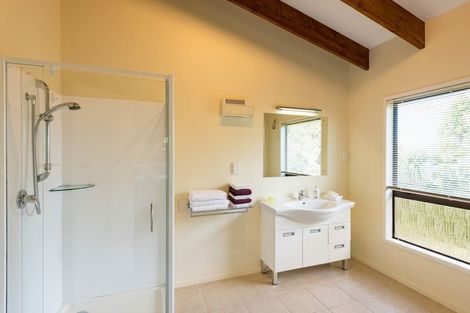 Photo of property in 52 Causeway Road, Haruru, 0204