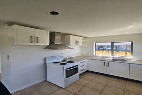 Photo of property in 86 Reeves Road, Pakuranga Heights, Auckland, 2010