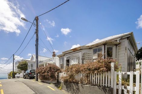 Photo of property in 2 Prince Street, Mount Victoria, Wellington, 6011
