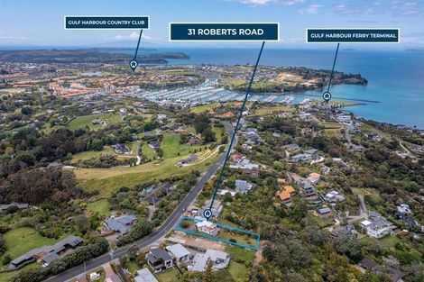 Photo of property in 31 Roberts Road, Matakatia, Whangaparaoa, 0930