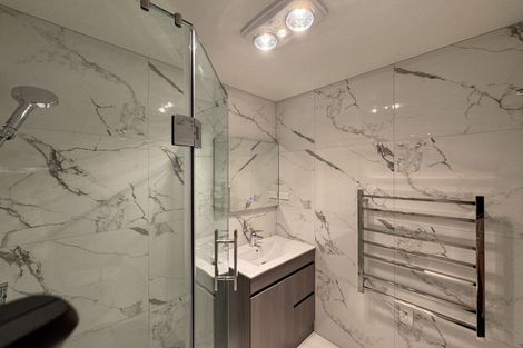 Photo of property in 2/17 Barneys Farm Road, Clendon Park, Auckland, 2103