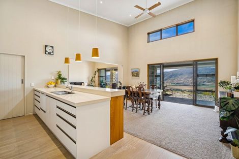 Photo of property in 51 Westreca Ridge Lane, Queensberry, Cromwell, 9383