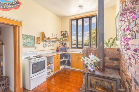 Photo of property in 13 Hawkhurst Road, Lyttelton, 8082