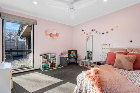 Photo of property in 6 Cherrywood Place, Redwood, Christchurch, 8051