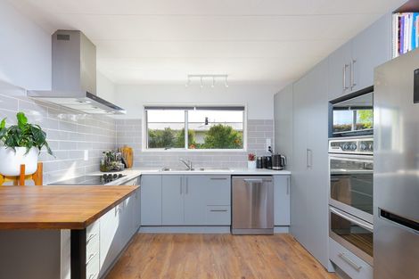 Photo of property in 6 Windlesham Place, Wakefield, 7025