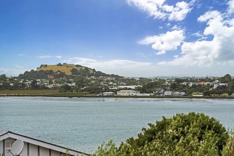 Photo of property in 31 Norwood Road, Bayswater, Auckland, 0622