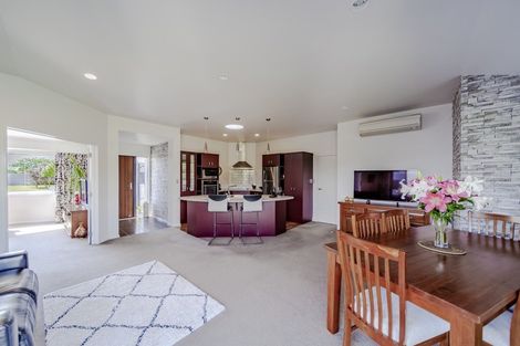 Photo of property in 17 Pania Place, Poraiti, Napier, 4112