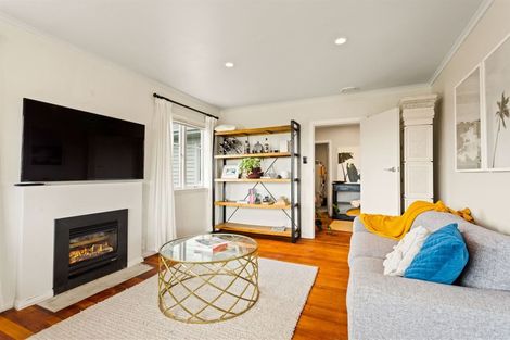 Photo of property in 84a Triangle Road, Massey, Auckland, 0614