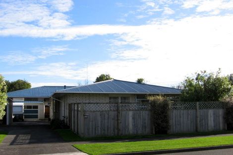 Photo of property in 87 Buick Crescent, Awapuni, Palmerston North, 4412