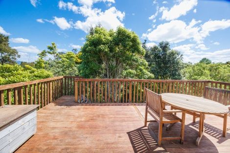 Photo of property in 9 Hillgrove Place, Fitzherbert, Palmerston North, 4410