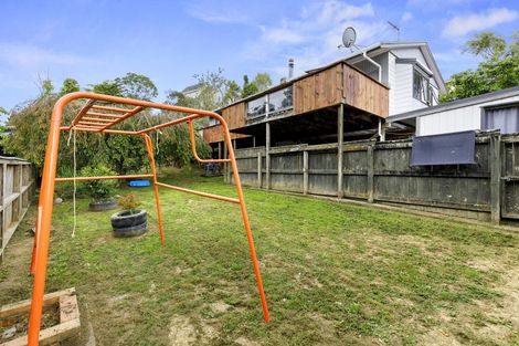 Photo of property in 6 Serenity Grove, Maoribank, Upper Hutt, 5018