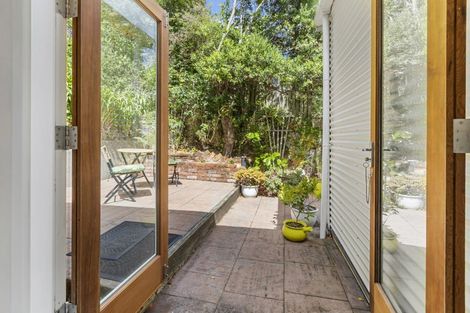 Photo of property in 11 Holloway Road, Aro Valley, Wellington, 6021