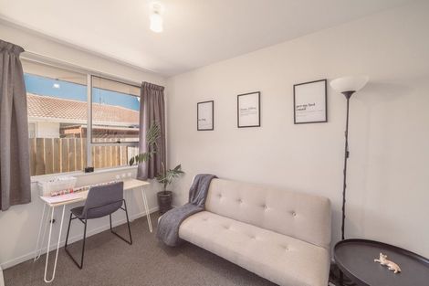 Photo of property in 2/90 Queenspark Drive, Parklands, Christchurch, 8083