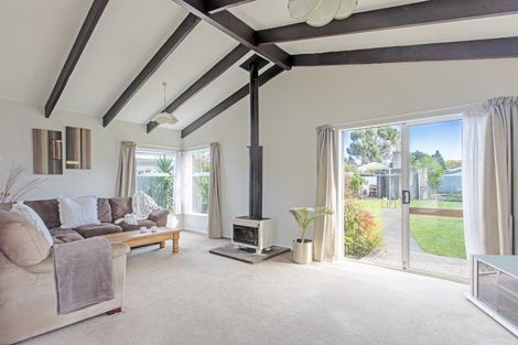 Photo of property in 9 Russell Street, Otane, 4202