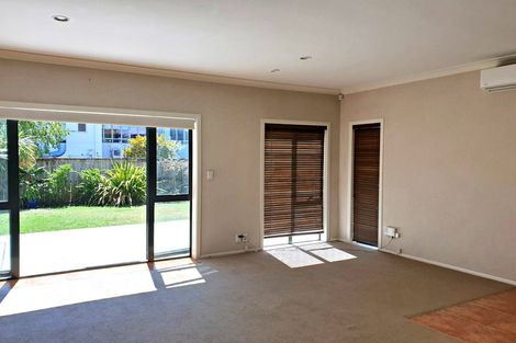 Photo of property in 102 Huntington Drive, Huntington Park, Auckland, 2013