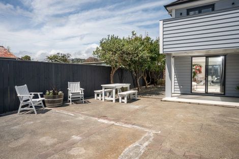 Photo of property in 22a Stone Street, Miramar, Wellington, 6022