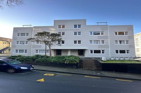 Photo of property in Elms Court Flats, 3/367 The Terrace, Te Aro, Wellington, 6011