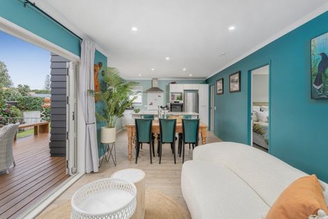 Photo of property in 56 Hahei Beach Road, Hahei, Whitianga, 3591